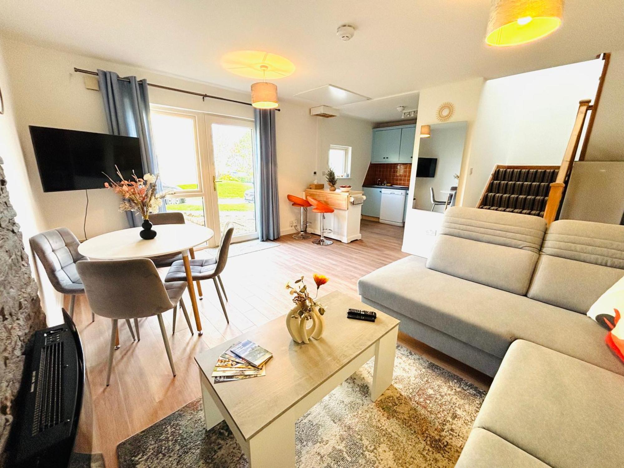 Seascape Bliss - My Joyful Coastal Retreat In Youghal's Heart - Family Friendly - Long Term Price Cuts Youghal